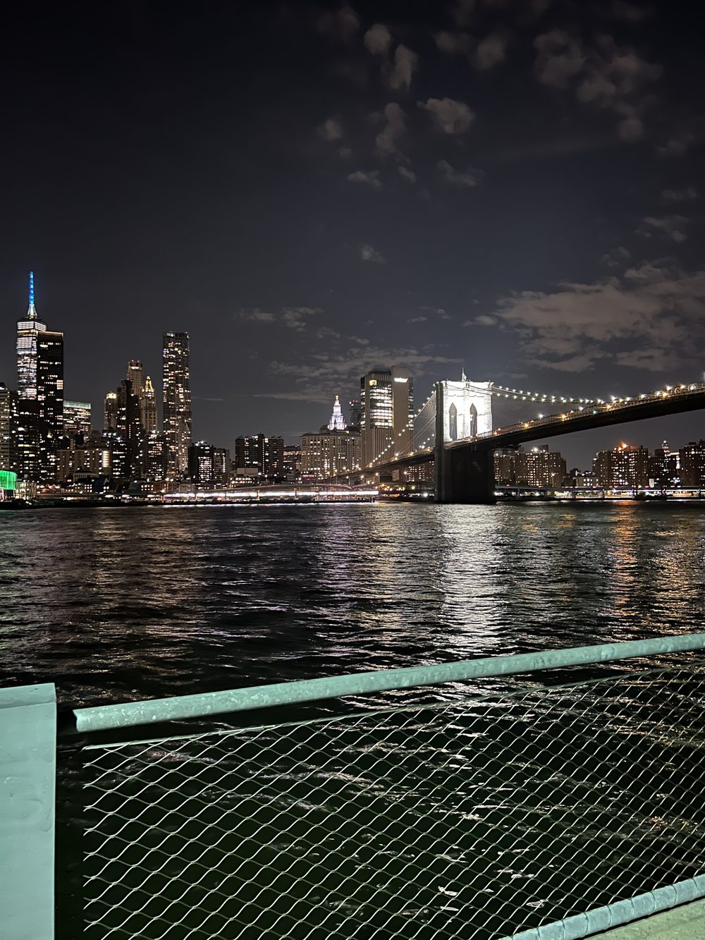 Atardecer junto al puente de Manhattan